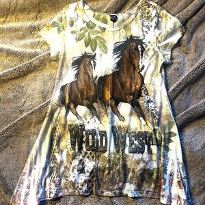Wild West women’s boutique Wild West Print Rhinestone Shirt small